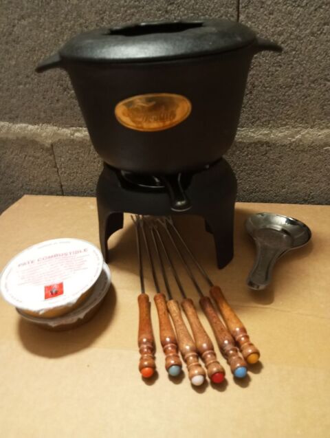 Petit service fondue bourguignonne en fonte 9 Toul (54)