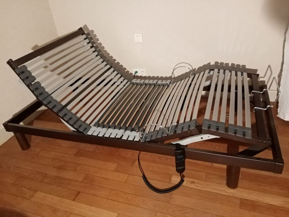Lit / Sommier &agrave; commande &eacute;lectrique Meubles