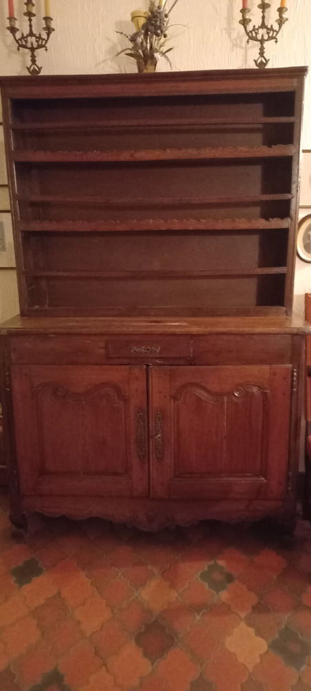 VAISSELIER en noyer Meubles