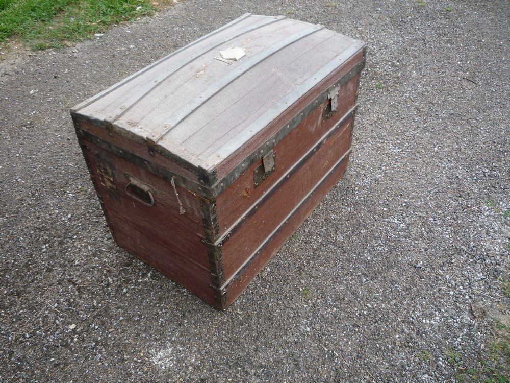 Malle ancienne (G)
49cm x 79cm
h 58cm Meubles