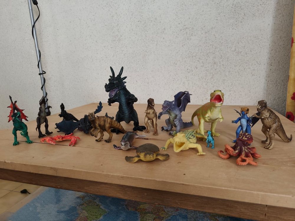figurines dragons et dinosaures Jeux / jouets