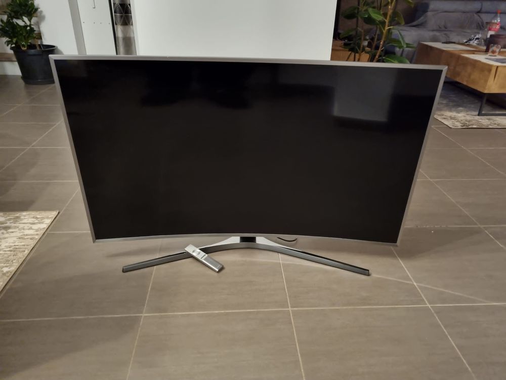 TV incurv&eacute;e Samsung 49" 4K UHD Photos/Video/TV