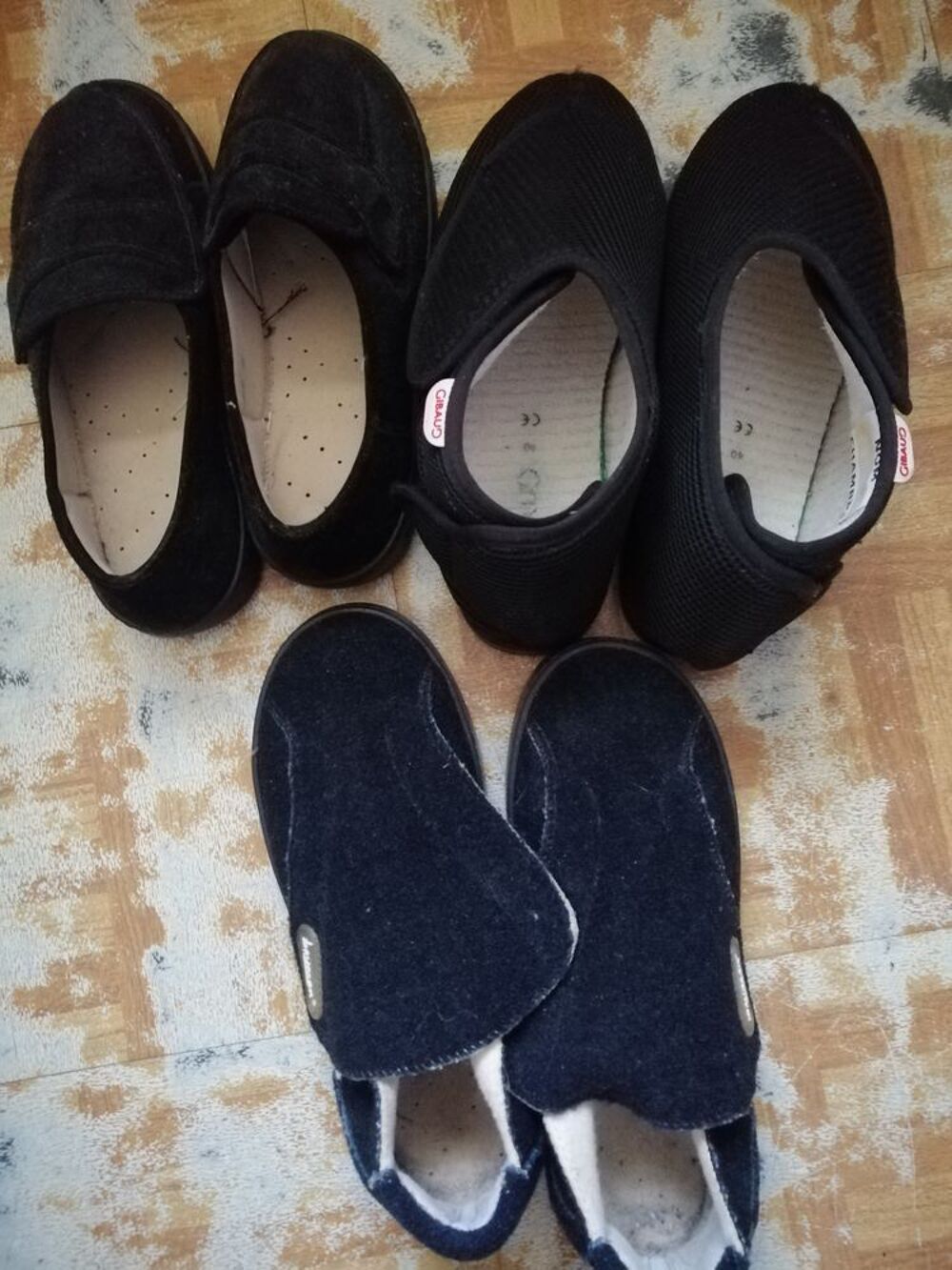 chaussons femme personne &acirc;g&eacute;e bon &eacute;tat couleur noir Chaussures