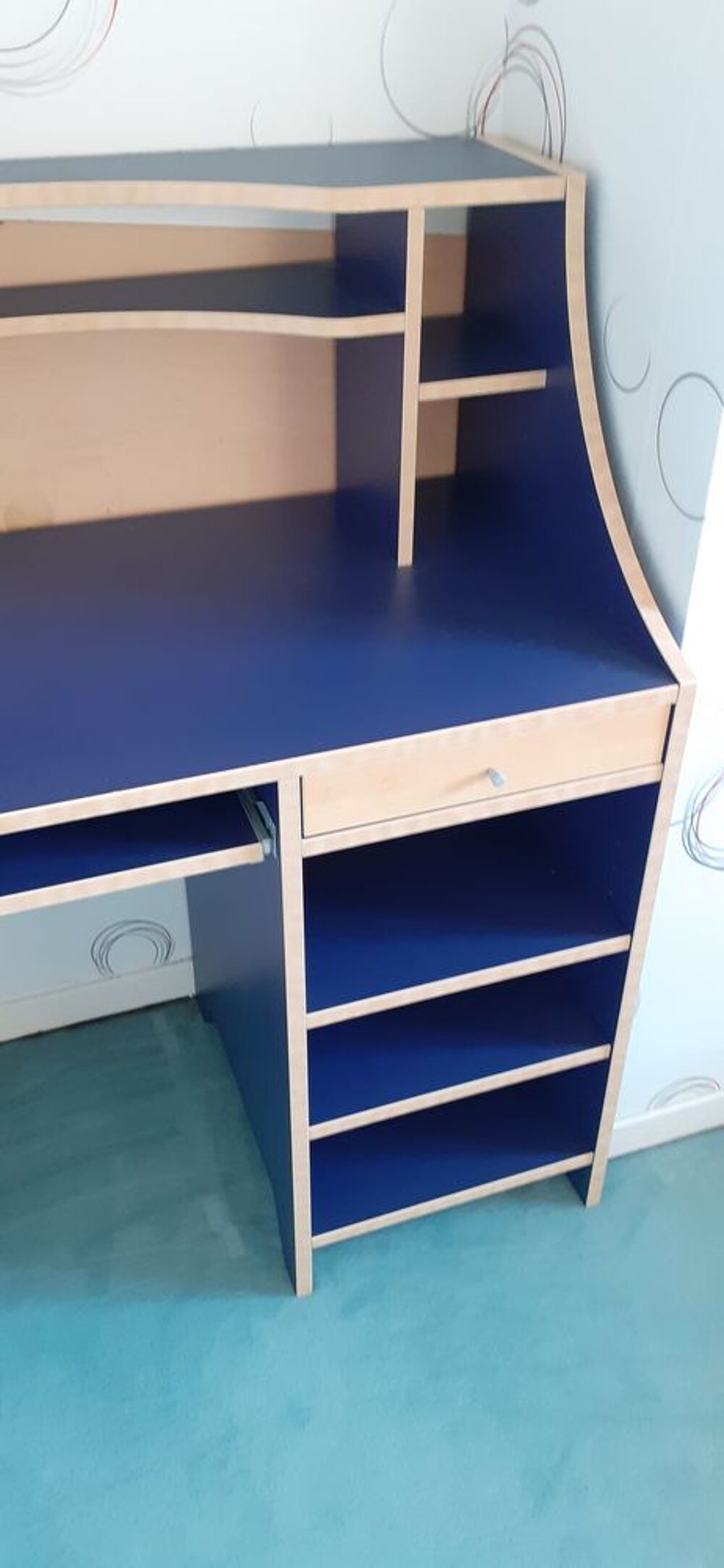 bureau bleu et caisson &agrave; tiroirs Meubles