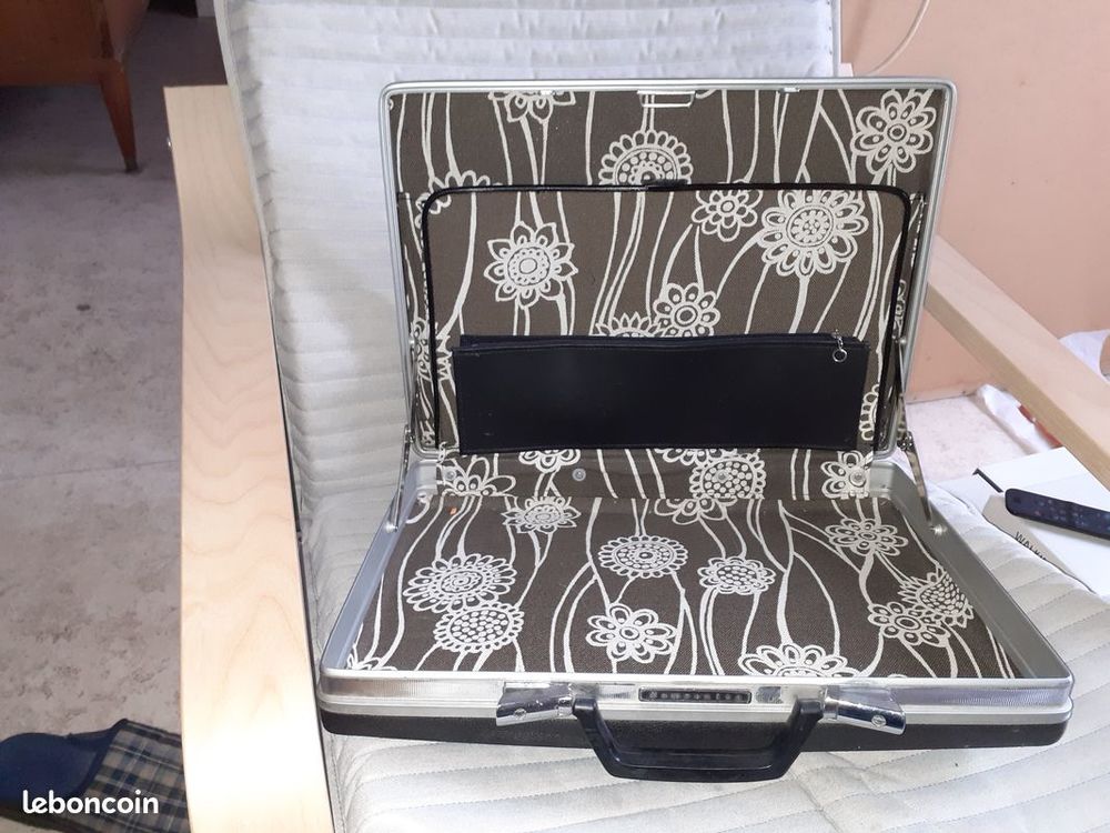Attach&eacute; Case / Porte Document Rigide Maroquinerie