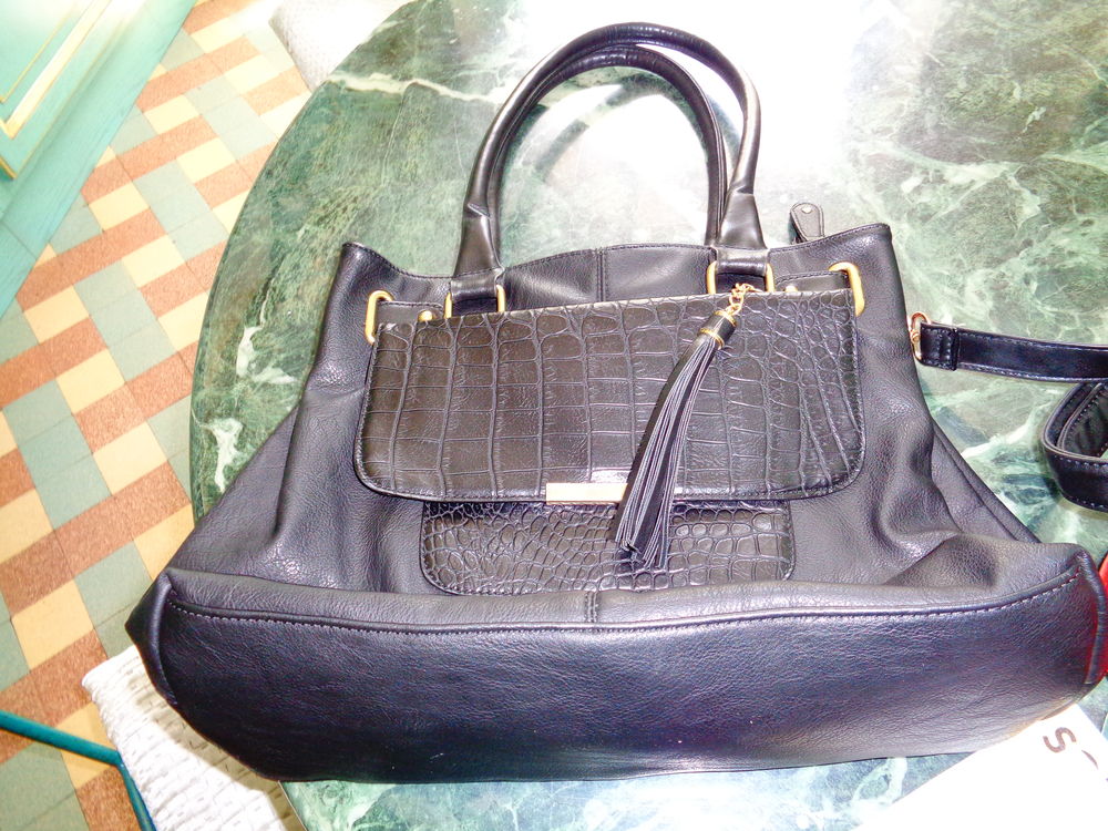 SAC simili cuir TBE noir Maroquinerie