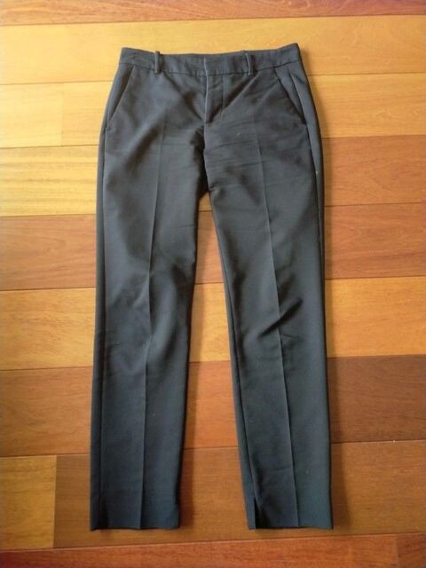 LOT 9 PANTALONS ZARA MANGO UNIQLO
NOIRS BLEUS ET KAKI 
100 Villeurbanne (69)