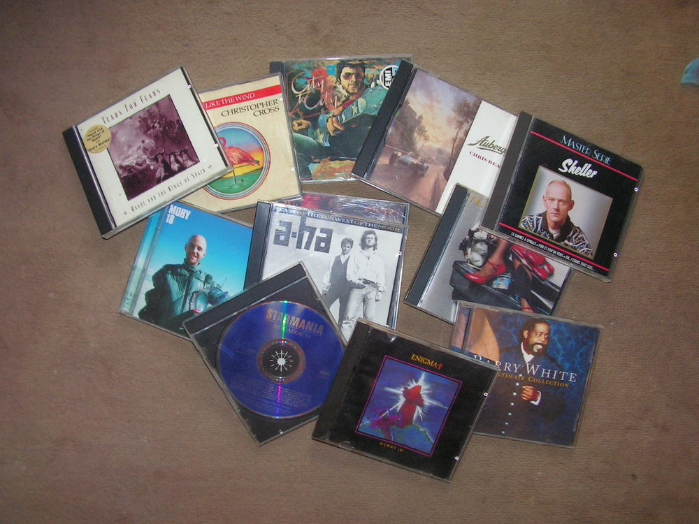 Collection de CD pop CD et vinyles