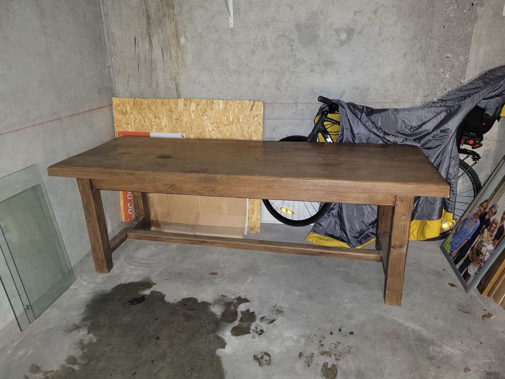Table &agrave; manger en ch&ecirc;ne massif &agrave; d&eacute;battre Meubles