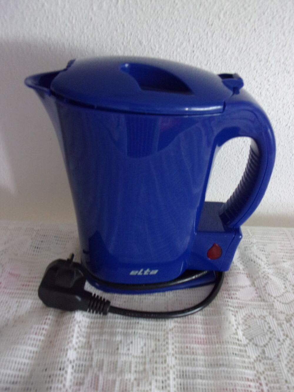 Petite bouilloire . Electroménager