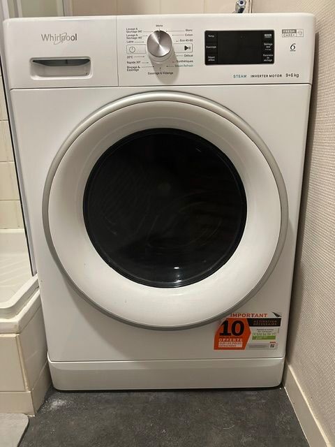 Lave-linge séchant Whirlpool 9 kg / 6 kg ? Très bon état 490 Fougères (35)
