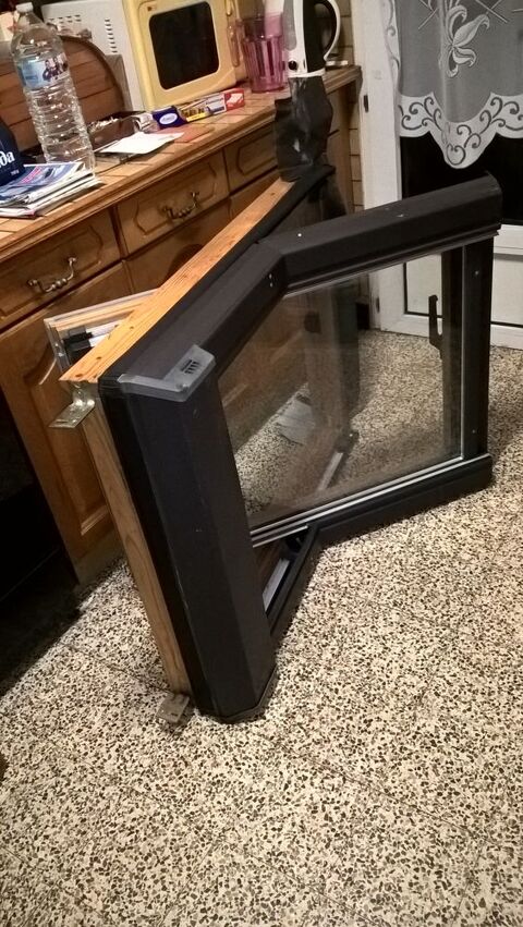 Velux/fentre de toit en bois double vitrage. 90 Flers-en-Escrebieux (59)