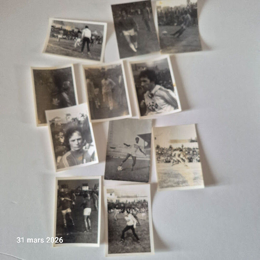Rare, Lot de 11 photos de l'&eacute;quipe de France en entrainement 