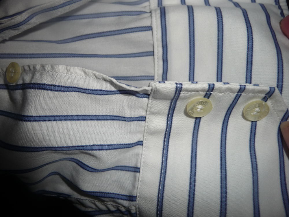 Chemise LACOSTE blanche ray&eacute;e bleu taille 46 Vêtements