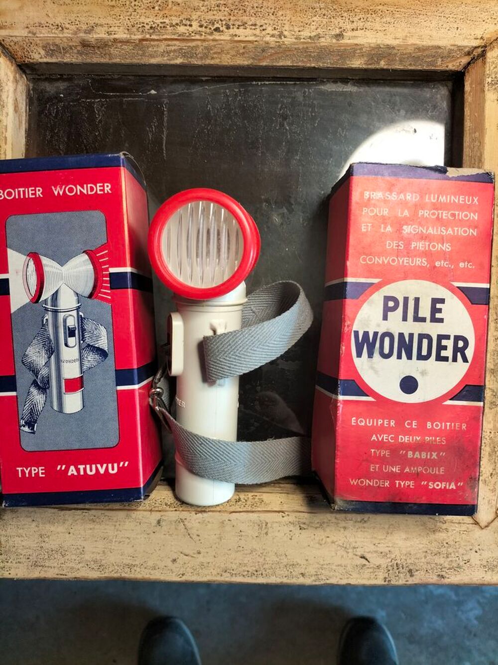 Ancienne lampe wonder brassard vintage 