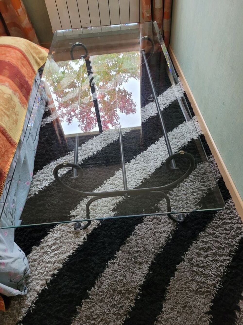 Table basse en fer forg&eacute; et plateau en verre en Bon &eacute;tat Meubles