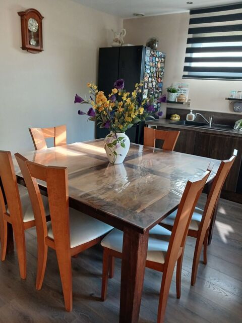 table carré bois massif
140/140 La Farlède (83)