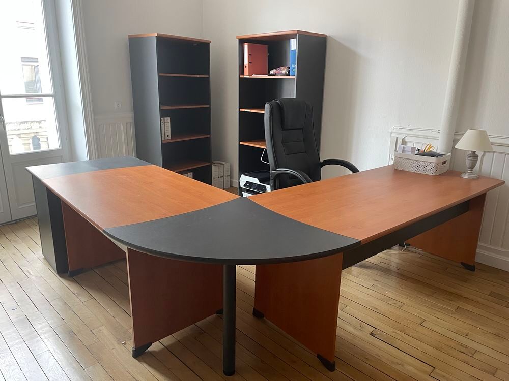 Mobilier de bureau complet quasiment neuf Meubles