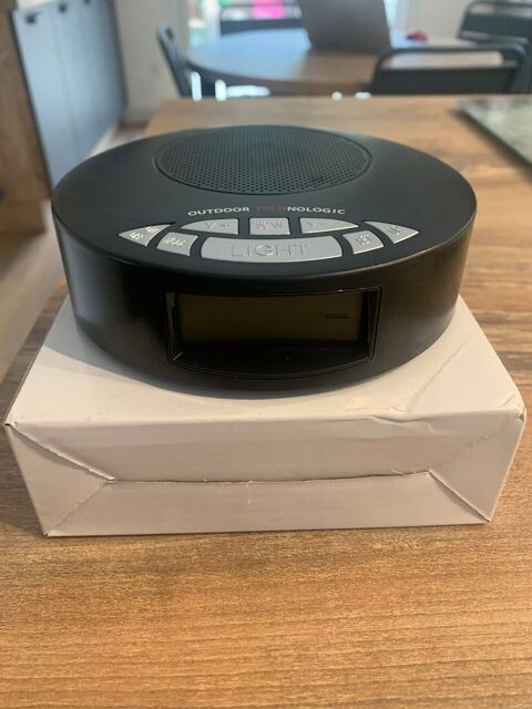 Radio r�veil      Atlas for men    6 Saleilles (66)