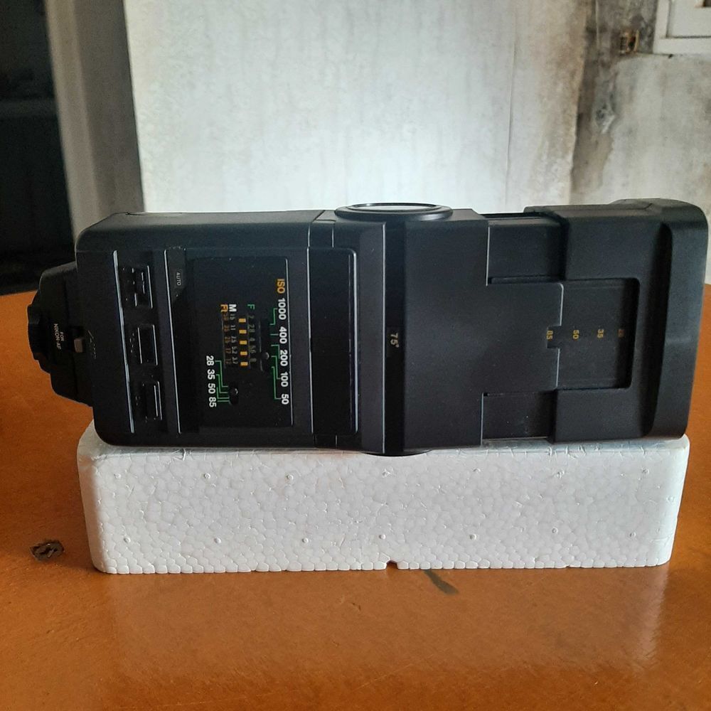 flash Tokura 4030AF Photos/Video/TV