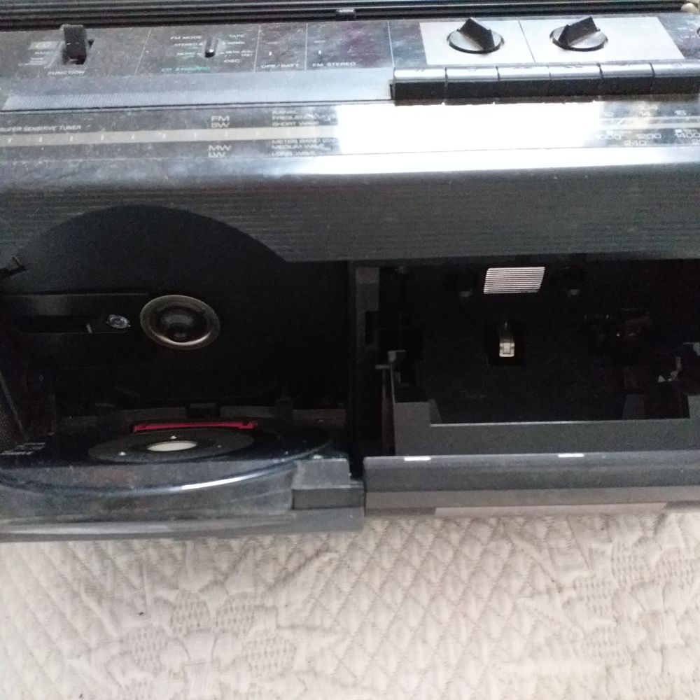 Radio Cassette Aiwa Multifonctions avec CD et Radio FM Audio et hifi