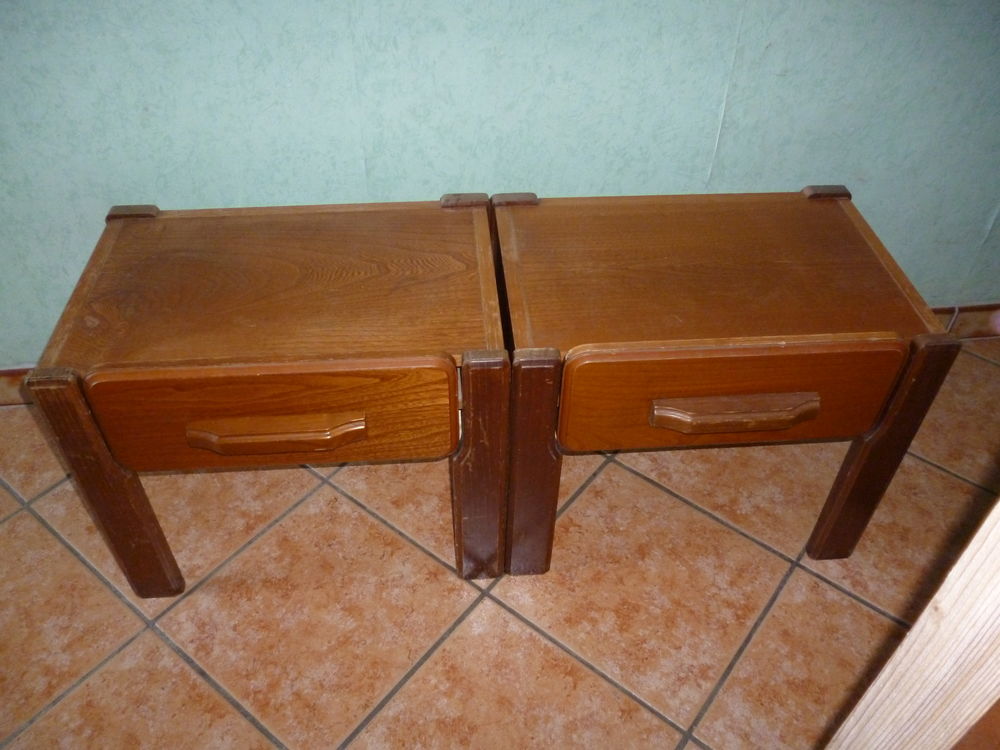 2 chevets en bois Meubles