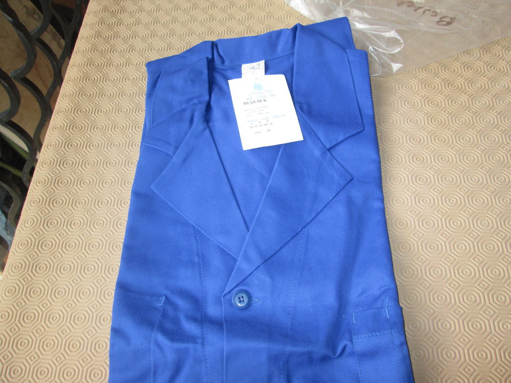 VETEMENTS DE TRAVAIL NEUFS COULEUR BLEU Vêtements
