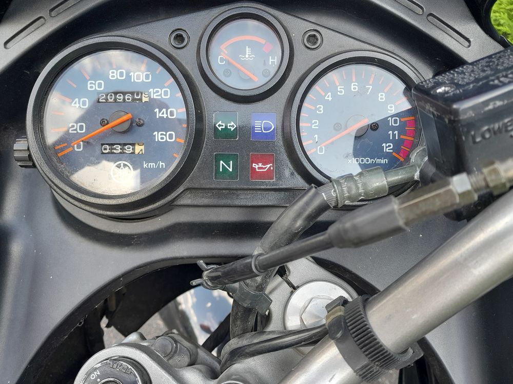 YAMAHA 2002 occasion 86220 Oyr&eacute;