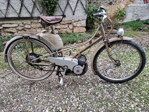 mobylette 500 Montceaux-l�s-Provins (77)