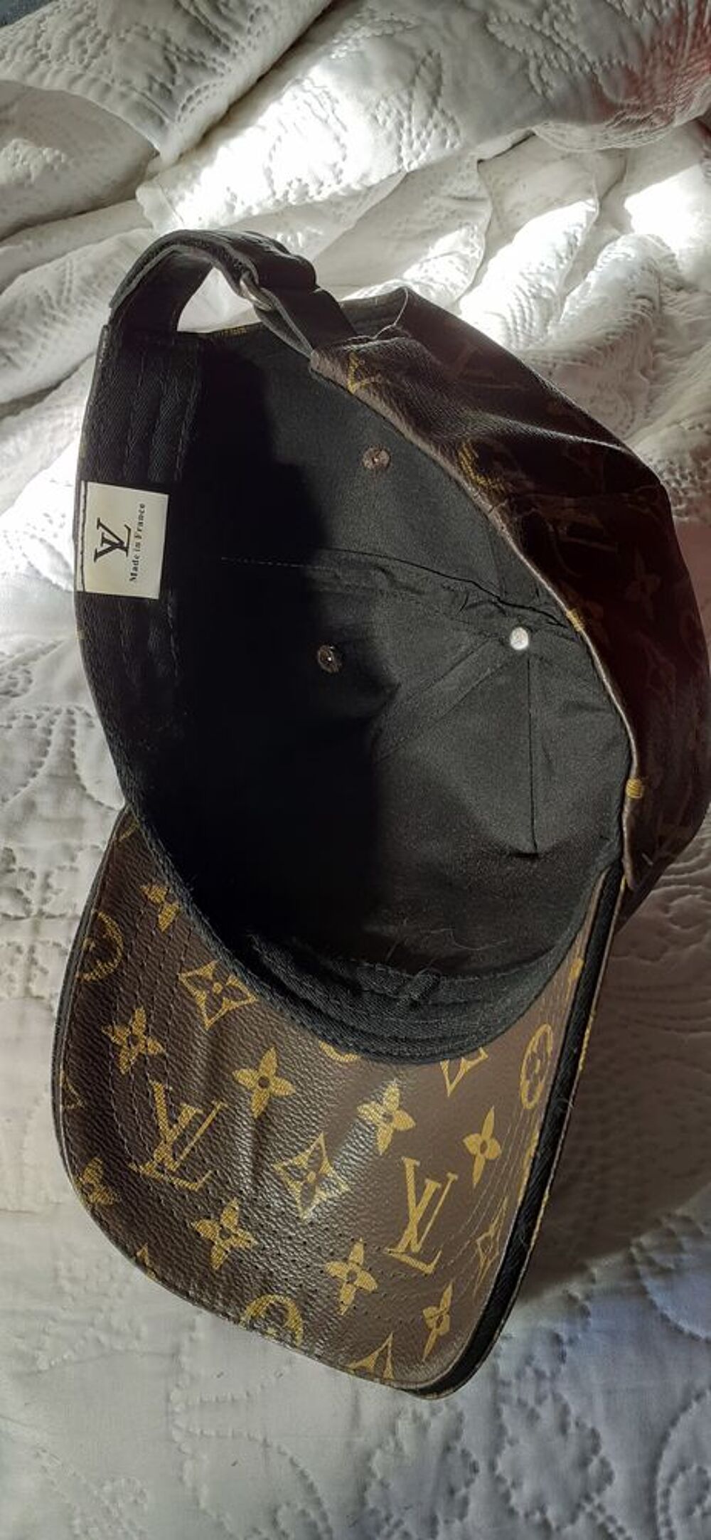 Casquette femme en cuir Vuitton Vêtements