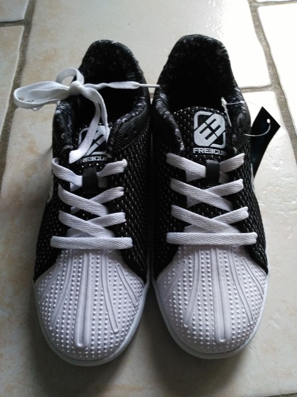 Chaussures Freegun pour entant T37 Neuves Chaussures