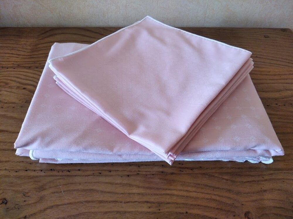 Nappe rose + 12 serviettes assorties Décoration