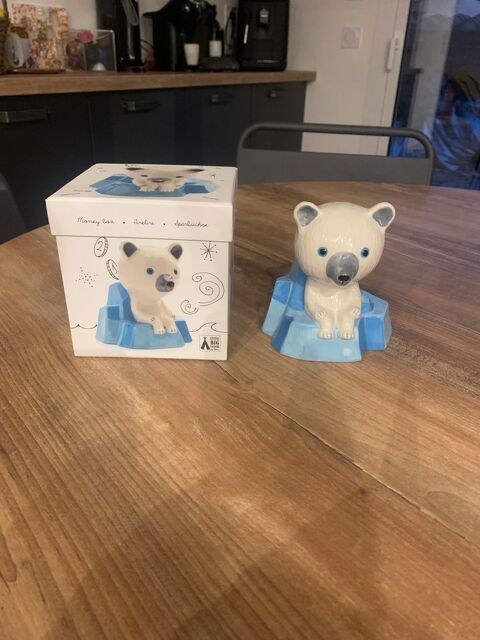 Tirelire enfant    Ourson sur la banquise    6 Saleilles (66)