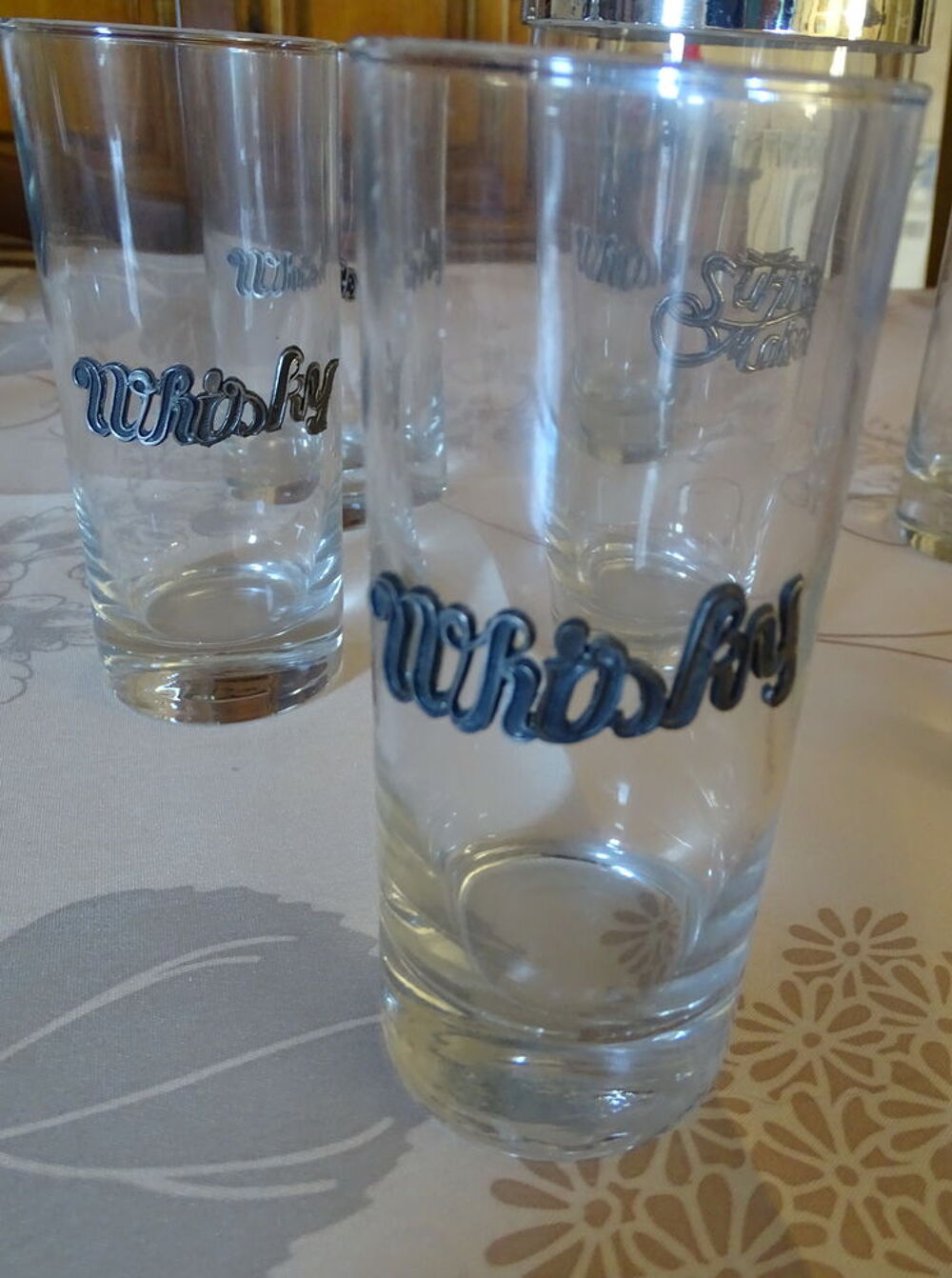 6 verres &agrave; whisky et shaker &agrave; cocktails Cuisine
