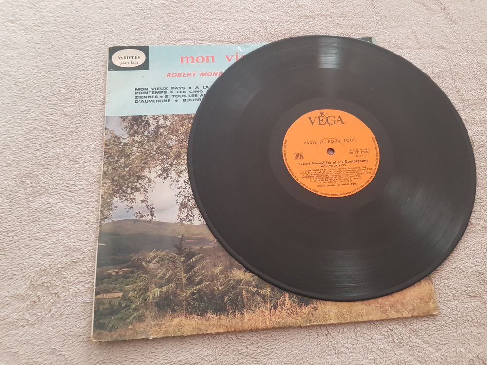 Vinyle 33 tours Mon vieux pays l'Auvergne par R. Mon&eacute;di&egrave;re CD et vinyles