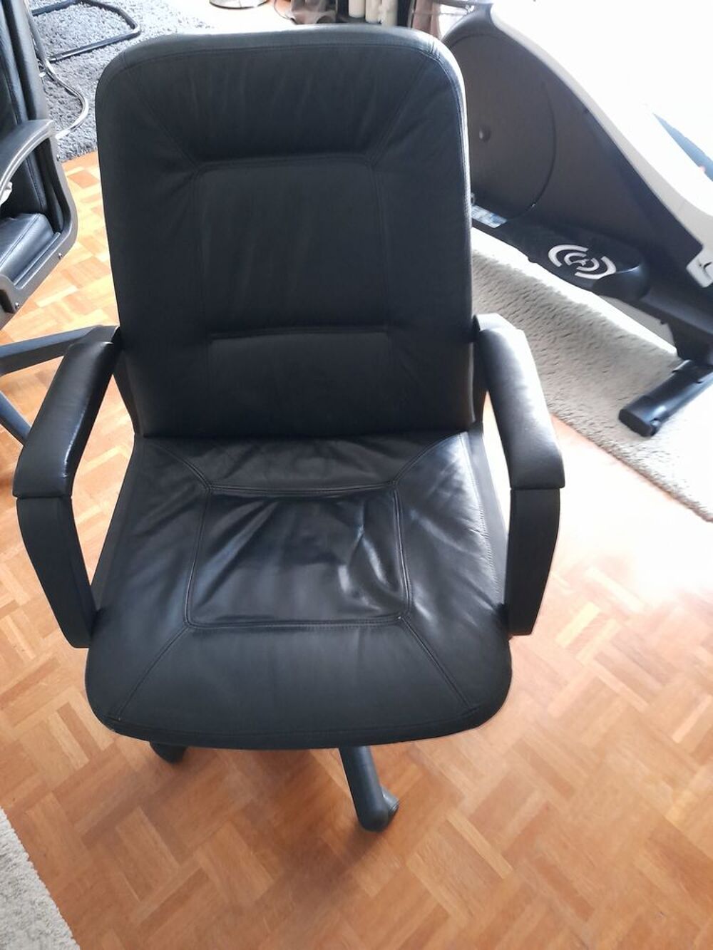 cause changement de mobilier trois fauteuils de bureau Meubles