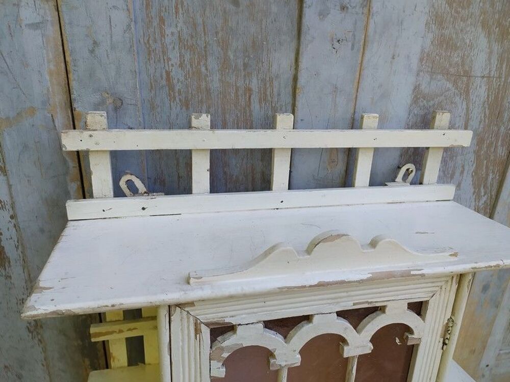 Armoire Murale Vitr&eacute;e Style Art Nouveau 
Meubles