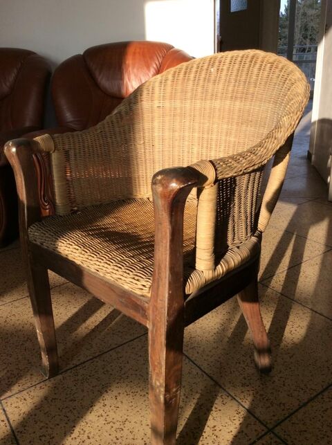 confortable fauteuil en osier  
0 Marseille 8 (13)