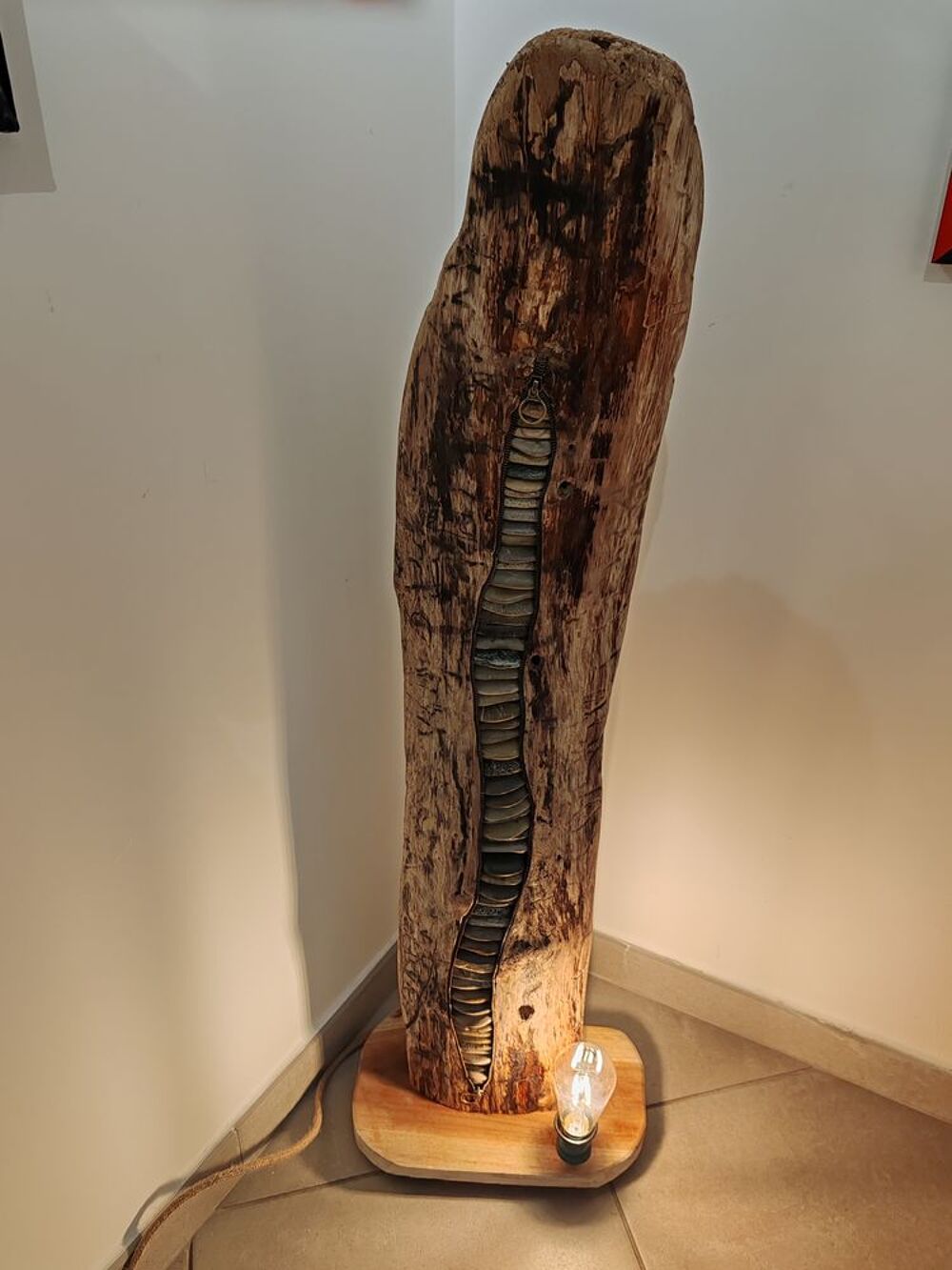 Sculpture, lampe bois, galets Décoration