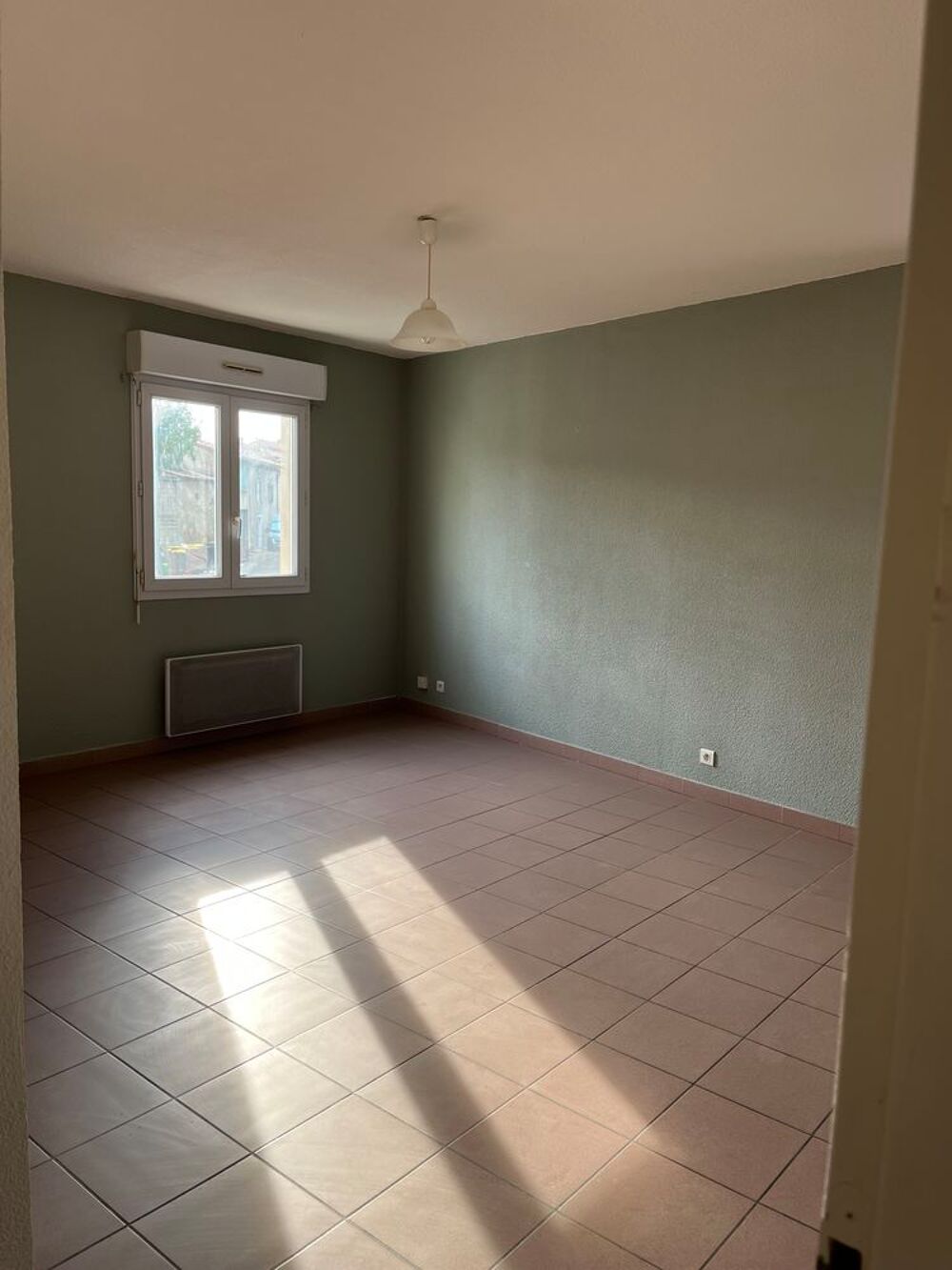 Location Appartement T2 libre dans un immeuble sécurisé Labastide-d'anjou