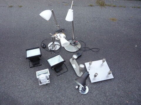 Lampe/liseuse/spot
1 Castres (81)