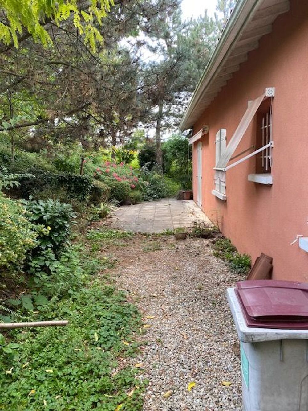 Location Autre Bureaux en idéalement situés sur le bas de Thiers. Thiers