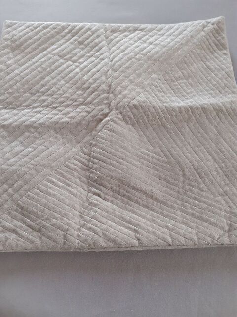 Enveloppe coussin 4 Toulon (83)