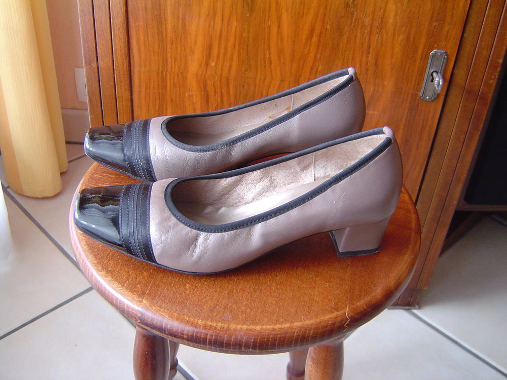 Escarpins marron et noir Chaussures