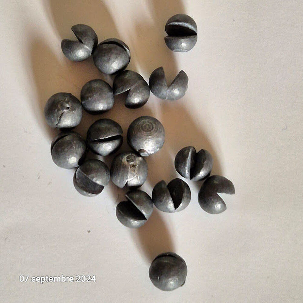 Lot de 17 plombs fendus de 4.7 grammes. Sports