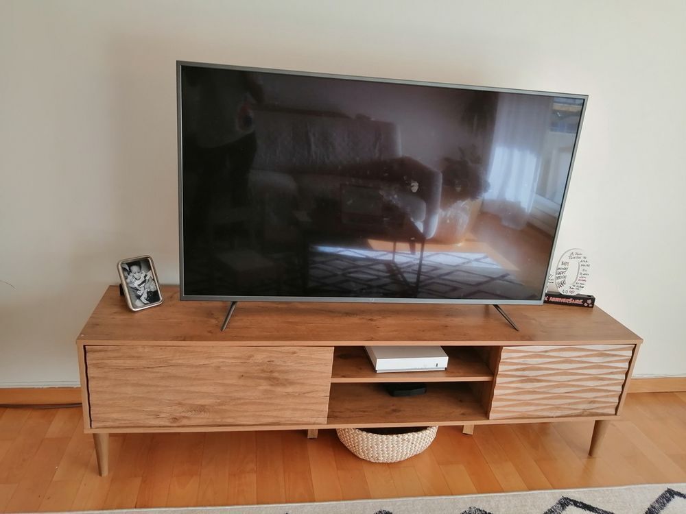 Smart TV Essentiel - 55 pouces Electroménager