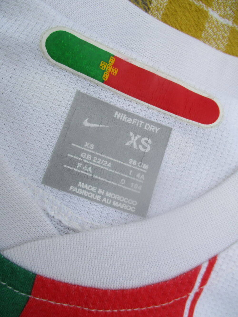 Ensemble Football &quot;Portugal&quot; :Tee-shirt &amp; short en Taille 4A Vtements enfants