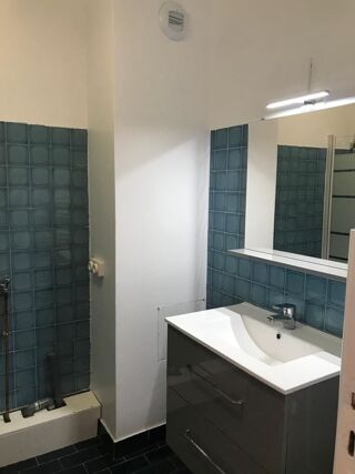  Appartement à louer 5 pièces 90 m²