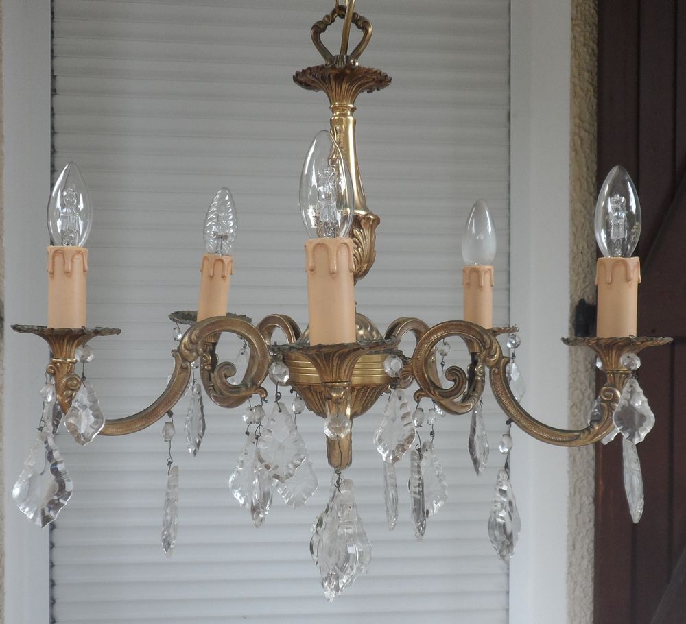 Lustre ancien &agrave; 5 &eacute;clairages en bronze dor&eacute; et pampilles Décoration