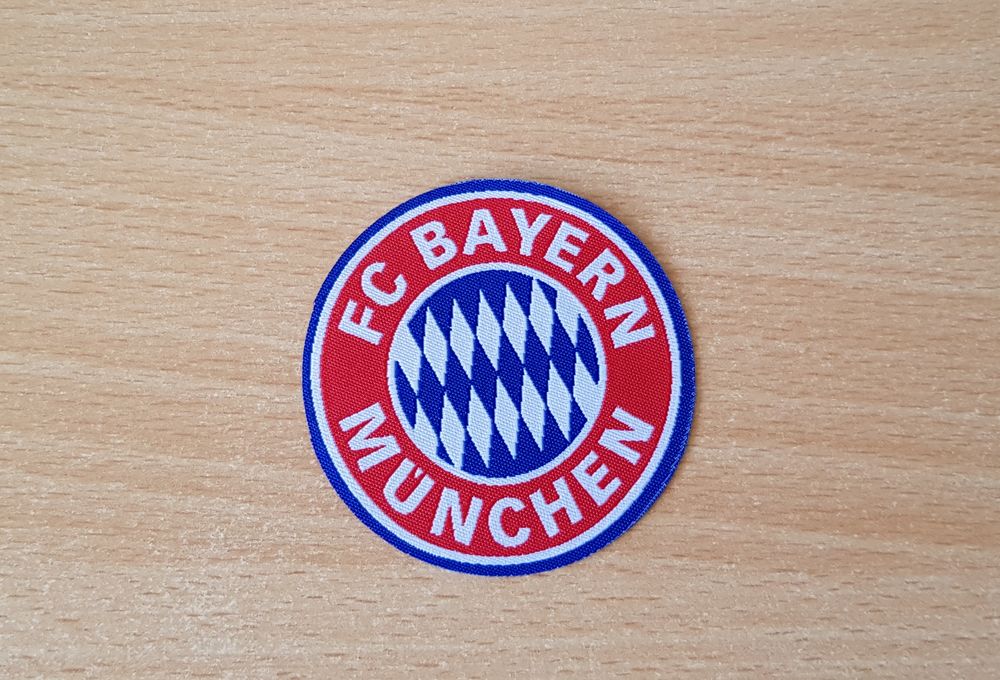 ecusson en tissu 
Fc Bayern munchen 
Diam&egrave;tre 6,5 cm
